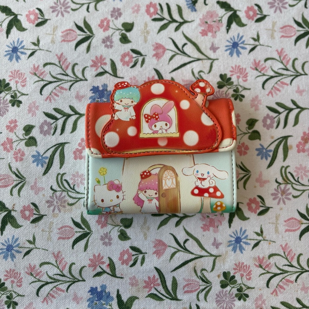 Hello Kitty And Friend Mushroom House Wallet